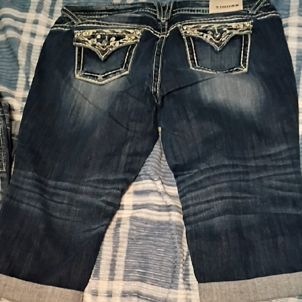 Vigoss Dark Blue Cropped Jeans with Embellished Pockets